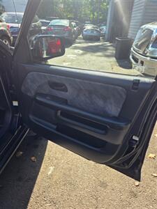 2003 Honda CR-V EX - Photo 16 - Newark, NJ 07104