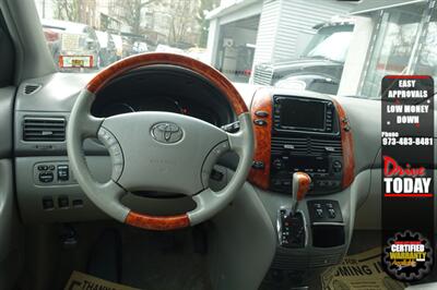 2009 Toyota Sienna Limited   - Photo 13 - Newark, NJ 07104