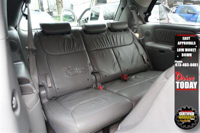 2009 Toyota Sienna Limited   - Photo 17 - Newark, NJ 07104