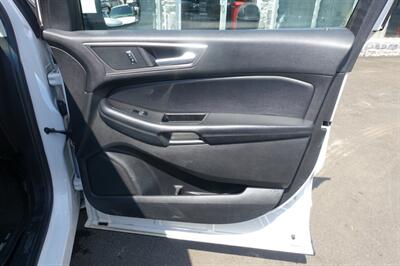2016 Ford Edge SEL   - Photo 15 - Newark, NJ 07104