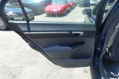 2006 Honda Civic EX - Photo 12 - Newark, NJ 07104