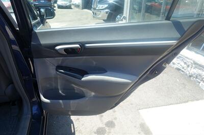 2006 Honda Civic EX - Photo 17 - Newark, NJ 07104