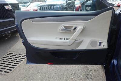 2012 Volkswagen CC Sport PZEV - Photo 10 - Newark, NJ 07104