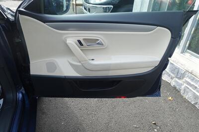 2012 Volkswagen CC Sport PZEV - Photo 15 - Newark, NJ 07104