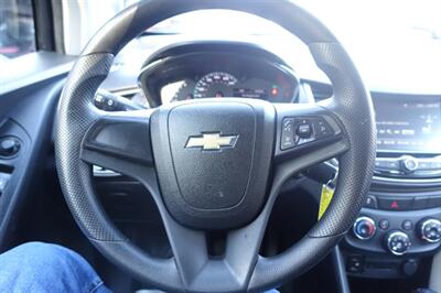 2017 Chevrolet Trax LS   - Photo 28 - Newark, NJ 07104