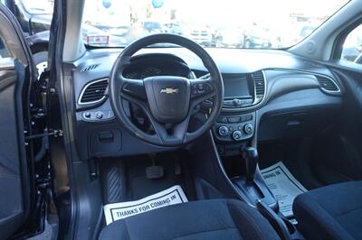 2017 Chevrolet Trax LS   - Photo 13 - Newark, NJ 07104