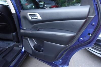 2020 Nissan Pathfinder SL Premium - Photo 23 - Newark, NJ 07104