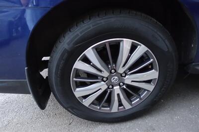 2020 Nissan Pathfinder SL Premium - Photo 32 - Newark, NJ 07104