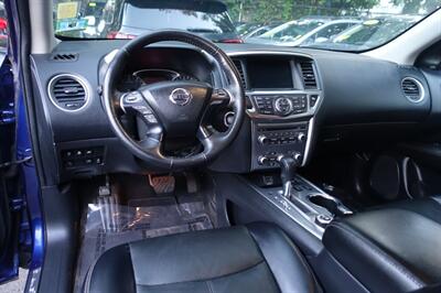 2020 Nissan Pathfinder SL Premium - Photo 18 - Newark, NJ 07104