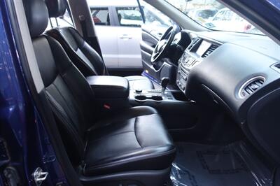 2020 Nissan Pathfinder SL Premium - Photo 20 - Newark, NJ 07104