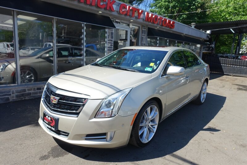 2016 Cadillac XTS 3.6L FWD Premium Collection's photo
