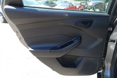 2012 Ford Focus SE   - Photo 12 - Newark, NJ 07104