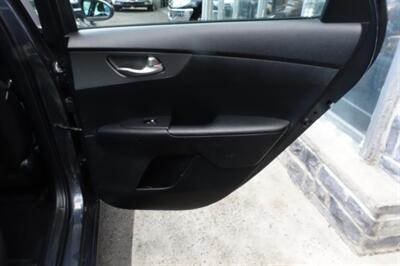 2019 Kia Forte LXS   - Photo 17 - Newark, NJ 07104