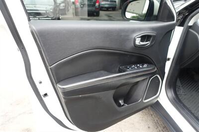2018 Jeep Compass Latitude   - Photo 11 - Newark, NJ 07104
