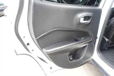 2018 Jeep Compass Latitude   - Photo 13 - Newark, NJ 07104