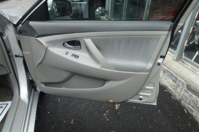 2011 Toyota Camry   - Photo 13 - Newark, NJ 07104