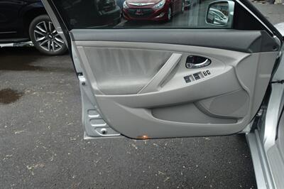 2011 Toyota Camry   - Photo 8 - Newark, NJ 07104