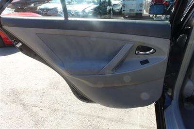 2007 Toyota Camry SE V6   - Photo 12 - Newark, NJ 07104