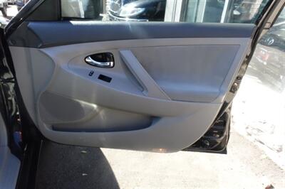 2007 Toyota Camry SE V6   - Photo 15 - Newark, NJ 07104