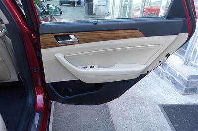 2015 Hyundai SONATA Limited   - Photo 18 - Newark, NJ 07104