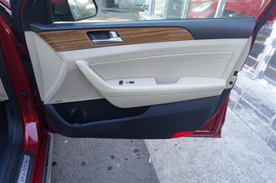 2015 Hyundai SONATA Limited   - Photo 16 - Newark, NJ 07104
