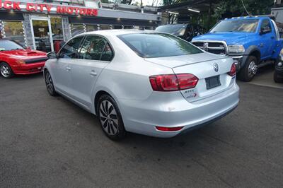 2013 Volkswagen Jetta Hybrid   - Photo 6 - Newark, NJ 07104