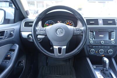 2013 Volkswagen Jetta Hybrid   - Photo 13 - Newark, NJ 07104