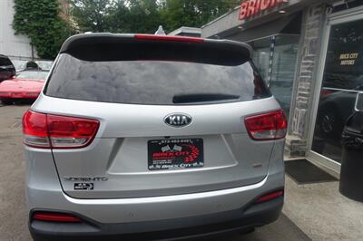 2017 Kia Sorento LX - Photo 7 - Newark, NJ 07104