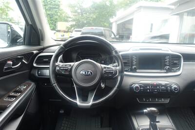 2017 Kia Sorento LX - Photo 13 - Newark, NJ 07104