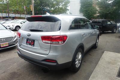2017 Kia Sorento LX - Photo 5 - Newark, NJ 07104