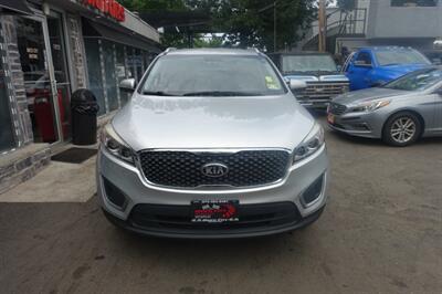 2017 Kia Sorento LX - Photo 2 - Newark, NJ 07104