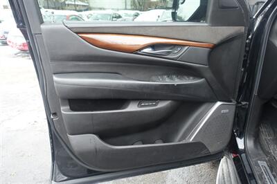 2017 Cadillac Escalade ESV Luxury - Photo 10 - Newark, NJ 07104