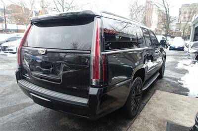 2017 Cadillac Escalade ESV Luxury - Photo 5 - Newark, NJ 07104