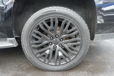 2017 Cadillac Escalade ESV Luxury - Photo 27 - Newark, NJ 07104