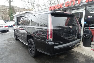 2017 Cadillac Escalade ESV Luxury - Photo 6 - Newark, NJ 07104