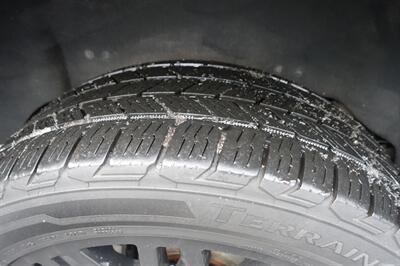 2017 Cadillac Escalade ESV Luxury - Photo 28 - Newark, NJ 07104