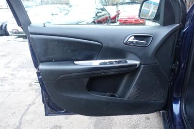 2017 Dodge Journey SXT   - Photo 10 - Newark, NJ 07104