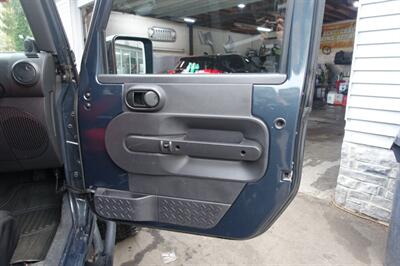 2007 Jeep Wrangler Sahara   - Photo 13 - Newark, NJ 07104