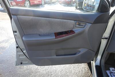 2004 Toyota Corolla LE - Photo 10 - Newark, NJ 07104