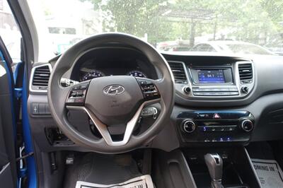 2016 Hyundai TUCSON SE   - Photo 13 - Newark, NJ 07104