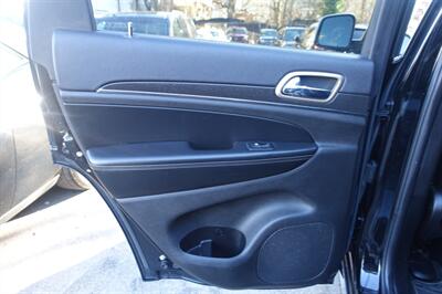 2017 Jeep Grand Cherokee Limited   - Photo 12 - Newark, NJ 07104