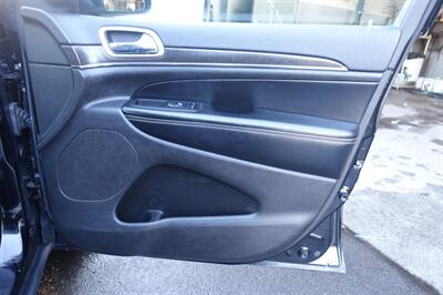 2017 Jeep Grand Cherokee Limited   - Photo 15 - Newark, NJ 07104