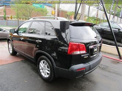 2011 Kia Sorento EX   - Photo 4 - Newark, NJ 07104