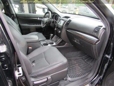 2011 Kia Sorento EX   - Photo 12 - Newark, NJ 07104