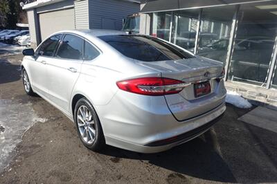 2017 Ford Fusion SE   - Photo 6 - Newark, NJ 07104