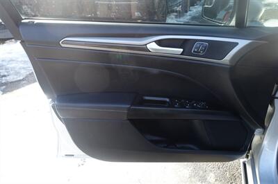 2017 Ford Fusion SE   - Photo 10 - Newark, NJ 07104