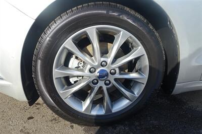 2017 Ford Fusion SE   - Photo 21 - Newark, NJ 07104