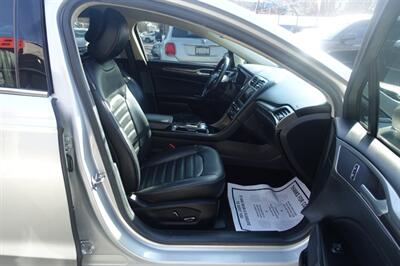 2017 Ford Fusion SE   - Photo 14 - Newark, NJ 07104