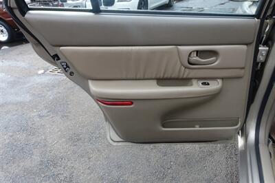 2001 Buick Century Custom   - Photo 12 - Newark, NJ 07104