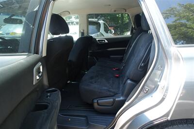 2015 Nissan Pathfinder SV - Photo 11 - Newark, NJ 07104